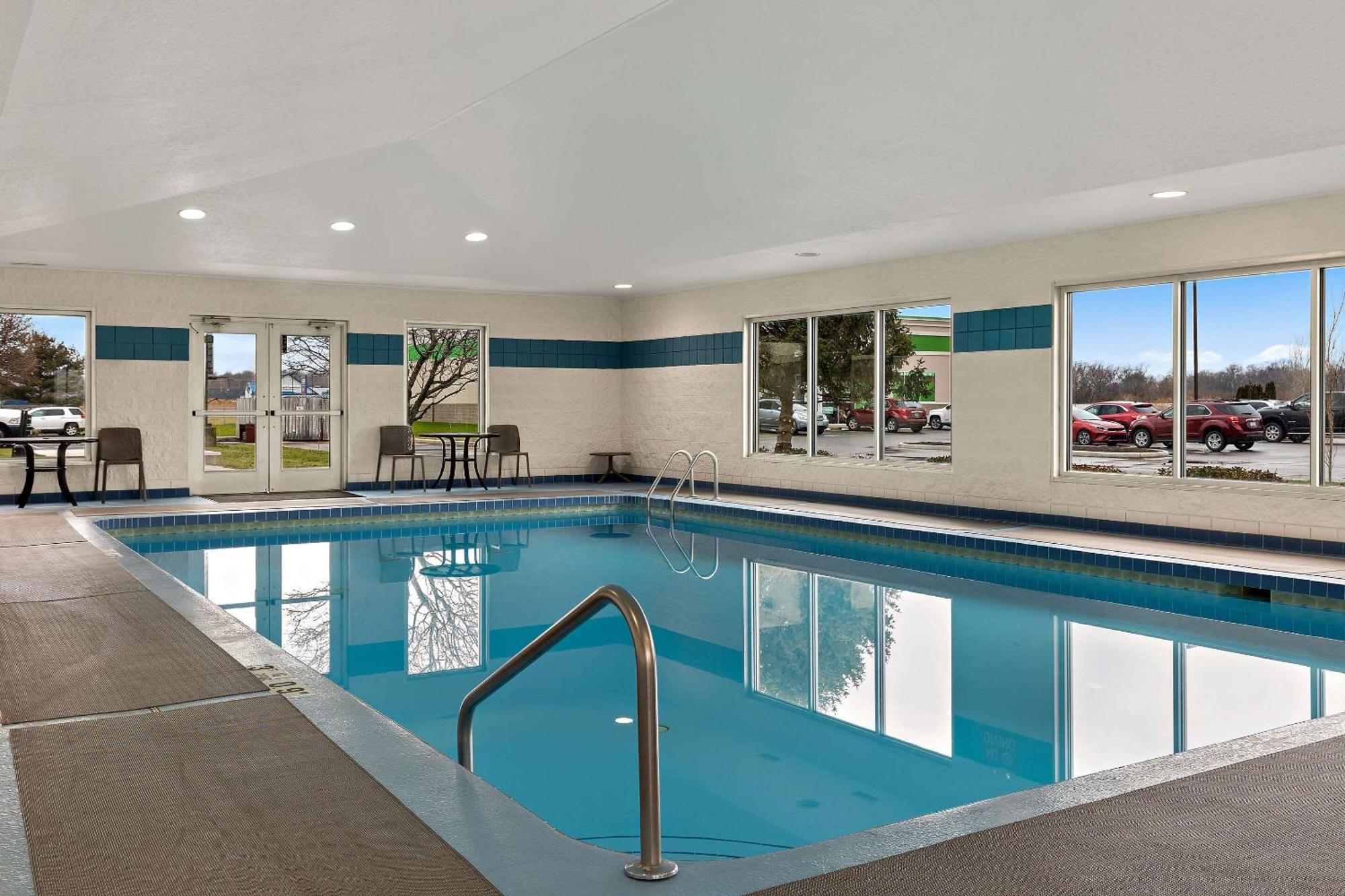 Comfort Inn & Suites Fremont Exterior foto